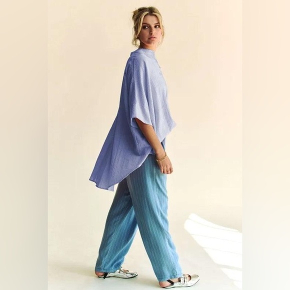 Davi & Dani Rhinestone
Pleat Back Short Sleeve
Loose Fit Shirt - Picture 3 of 12